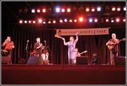 Eileen Ivers at Milwaukee Irish Fest - August 16, 2008.  Photo by James Fidler.