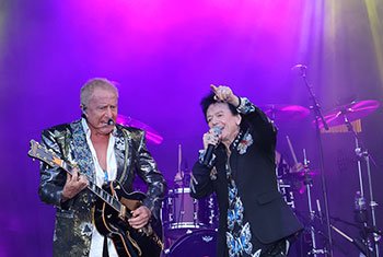 Air Supply in concert