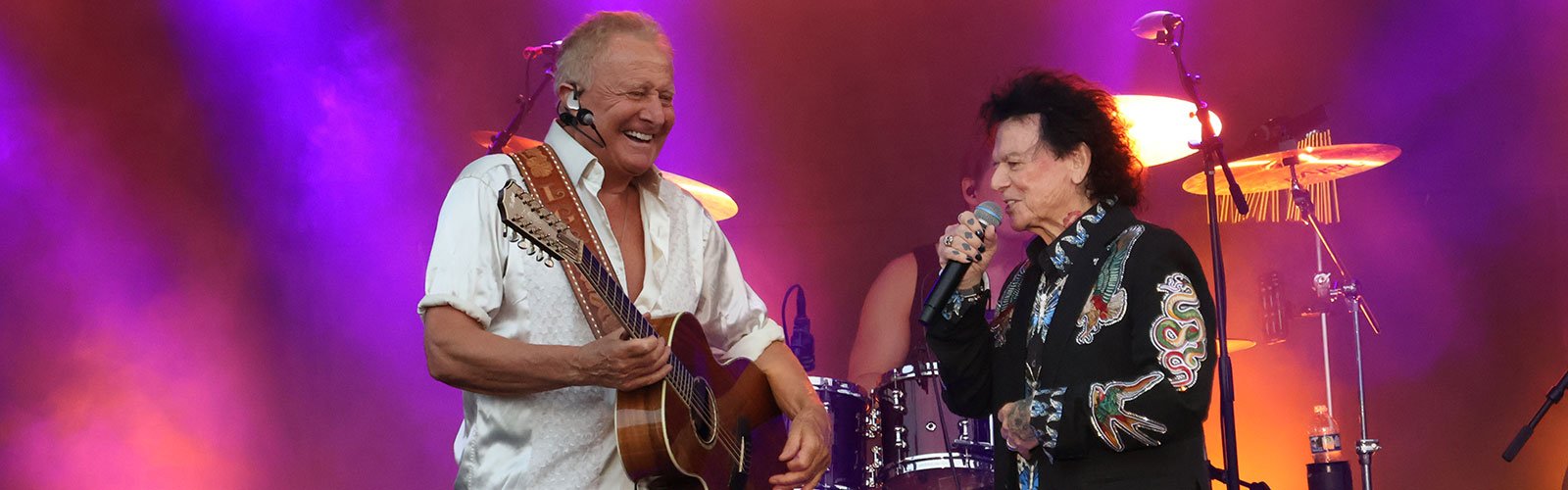 Air Supply in concert