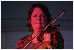 Eileen Ivers at Chicago Irish Fest - July, 2009.  Photo by James Fidler.