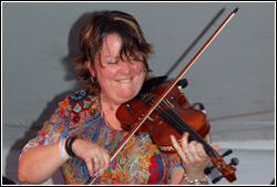 Eileen Ivers at Chicago Irish Fest - July, 2009.  Photo by James Fidler.