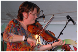 Eileen Ivers at Chicago Irish Fest - July, 2009.  Photo by James Fidler.