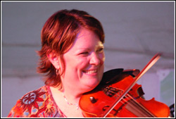 Eileen Ivers at Chicago Irish Fest - July 11, 2009.  Photo by James Fidler.