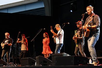 Gadan with Enda Scahill and Hillary Klug at Milwaukee Irish Fest - August 16, 202