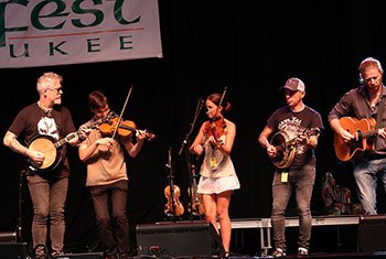 Gadan with Enda Scahill and Hillary Klug at Milwaukee Irish Fest - August 16, 202