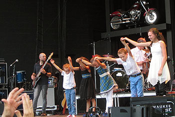 Donnell Leahy, Natalie MacMaster and Family at Milwaukee Irish Fest - August 19, 2018