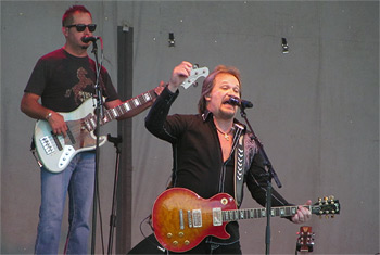 Travis Tritt in Elk Grove Village, IL - 2015