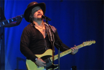 Travis Tritt in Elk Grove Village, IL - 2015