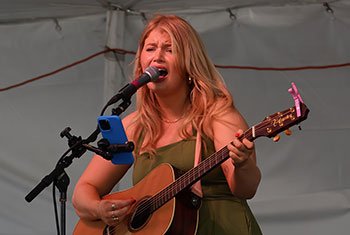 Meadbh Walsh in concert