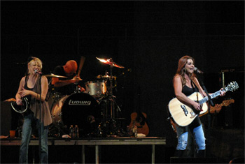 Gretchen Wilson at Chicago Country Music Festival - October 8, 2010